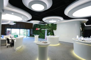 浙江省副省長(zhǎng)梁黎明一行蒞臨雄邁公司，深入考察智能產(chǎn)品技術(shù)開發(fā)